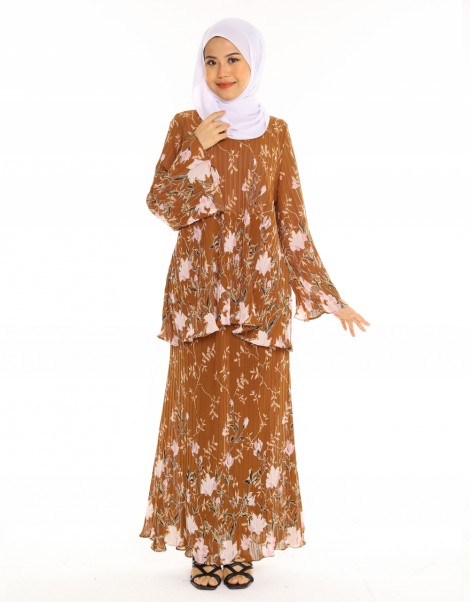 KURUNG MDN PLEATED NADIYA IN 04 LIGHT BROWN